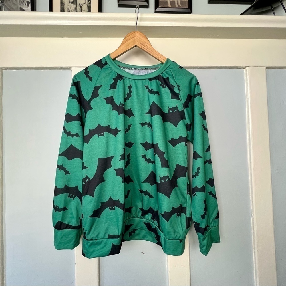Halloween Green Bat Sweatshirt 🦇